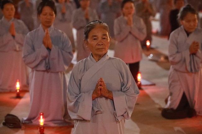 The commemoration of Avalokitesvara Bodhisattva 's ordination of  Co Am Pagoda