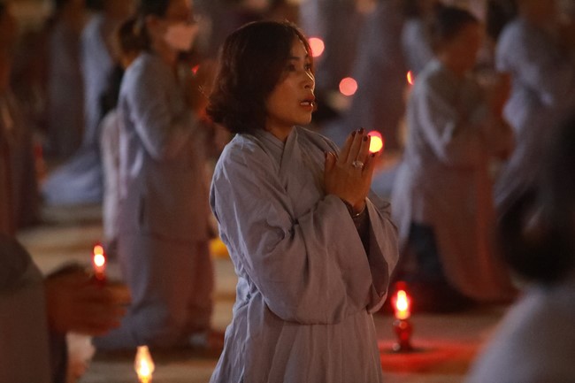 The commemoration of Avalokitesvara Bodhisattva 's ordination of  Co Am Pagoda