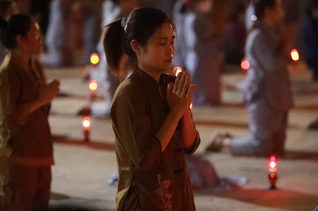 The commemoration of Avalokitesvara Bodhisattva 's ordination of  Co Am Pagoda