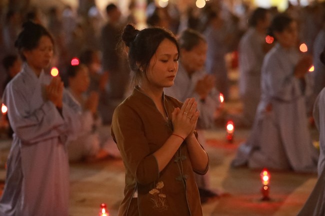 The commemoration of Avalokitesvara Bodhisattva 's ordination of  Co Am Pagoda