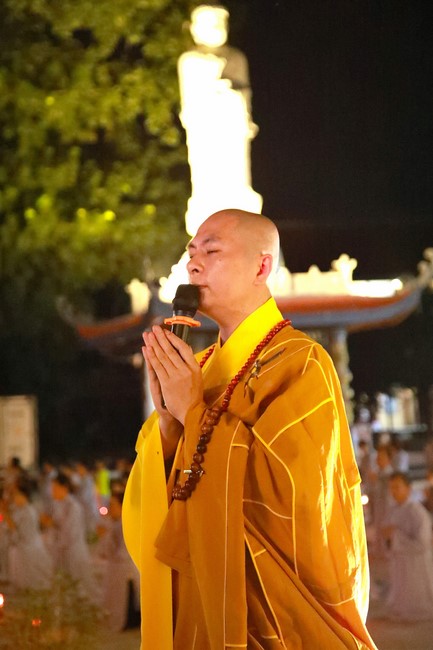 The commemoration of Avalokitesvara Bodhisattva 's ordination of  Co Am Pagoda