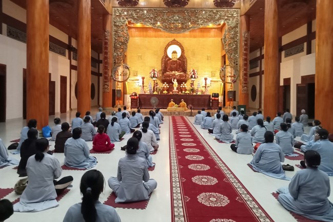 Prostrating Bodhisattva Avalokitesvara 's  names at Giai Lam pagoda