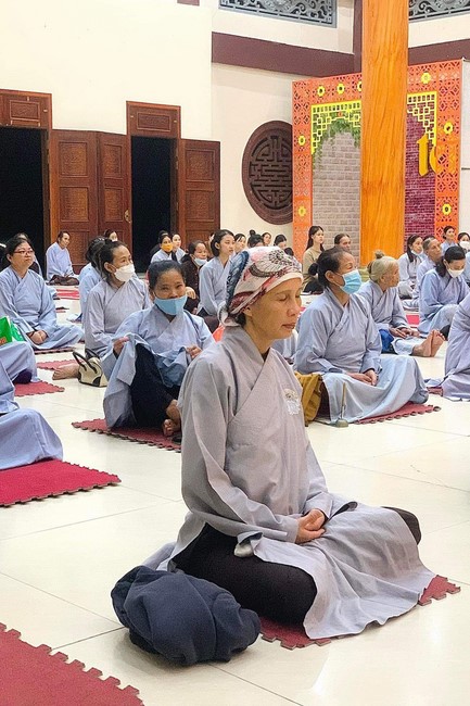Prostrating Bodhisattva Avalokitesvara 's  names at Giai Lam pagoda