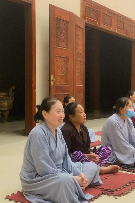 Prostrating Bodhisattva Avalokitesvara 's  names at Giai Lam pagoda