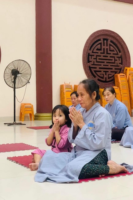 Prostrating Bodhisattva Avalokitesvara 's  names at Giai Lam pagoda