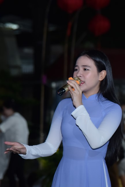 Prostrating the names Bodhisattva Avalokitesvara