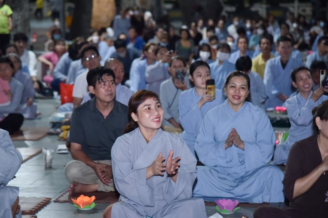 Prostrating the names Bodhisattva Avalokitesvara