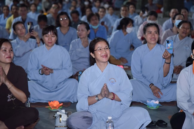 Prostrating the names Bodhisattva Avalokitesvara