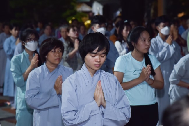 Prostrating the names Bodhisattva Avalokitesvara