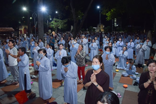 Prostrating the names Bodhisattva Avalokitesvara