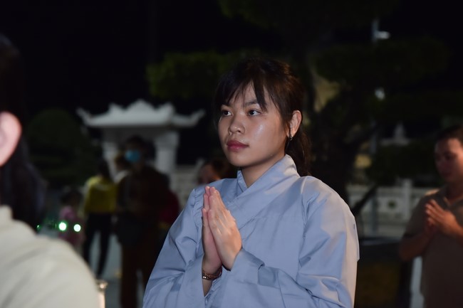 Prostrating the names Bodhisattva Avalokitesvara