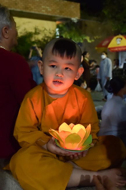 Prostrating the names Bodhisattva Avalokitesvara