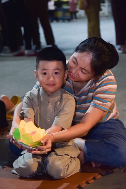 Prostrating the names Bodhisattva Avalokitesvara