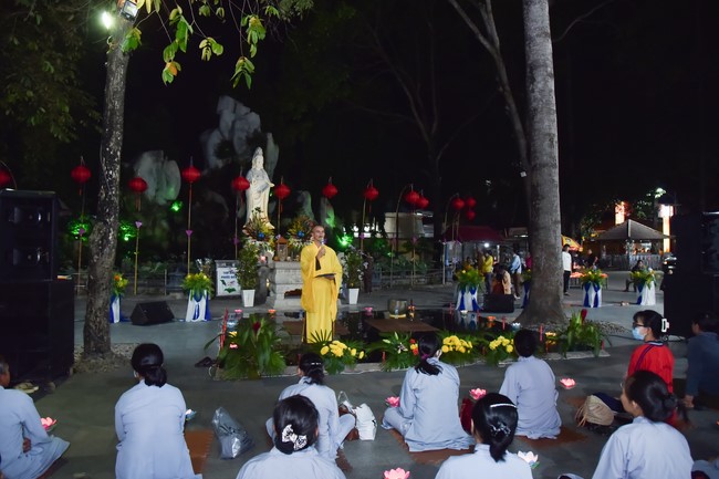 Prostrating the names Bodhisattva Avalokitesvara