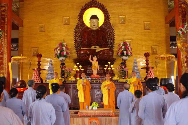 One - Day Retreat at Giai Lam pagoda in Ha Tinh