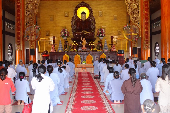 One - Day Retreat at Giai Lam pagoda in Ha Tinh