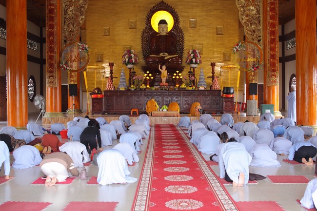 One - Day Retreat at Giai Lam pagoda in Ha Tinh