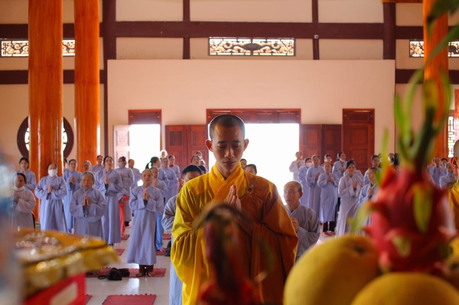 One - Day Retreat at Giai Lam pagoda in Ha Tinh