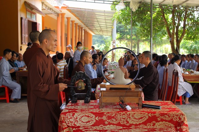One - Day Retreat at Giai Lam pagoda in Ha Tinh