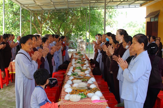 One - Day Retreat at Giai Lam pagoda in Ha Tinh
