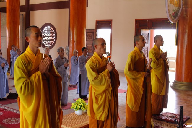 One - Day Retreat at Giai Lam pagoda in Ha Tinh
