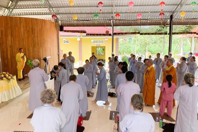 One - Day  Peaceful Retreat at Suoi Phap Pagoda