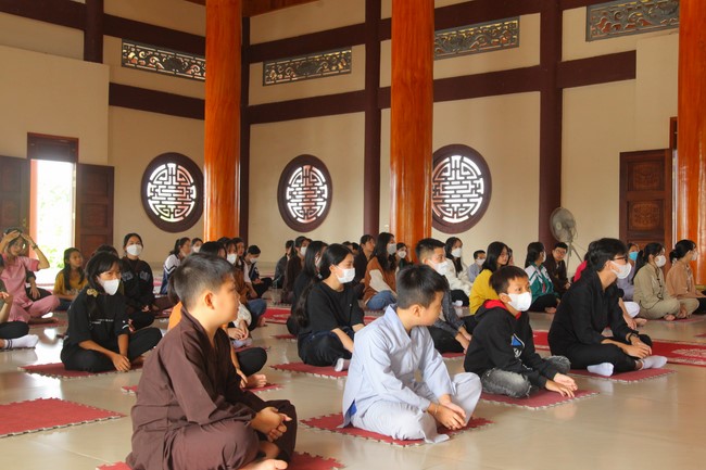 One-day Retreat for Teenager at Giai Lam pagoda