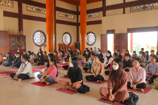 One-day Retreat for Teenager at Giai Lam pagoda