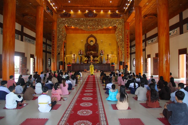 One-day Retreat for Teenager at Giai Lam pagoda