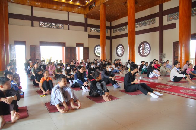 One-day Retreat for Teenager at Giai Lam pagoda