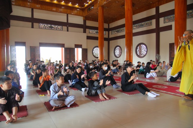 One-day Retreat for Teenager at Giai Lam pagoda