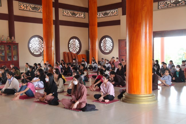 One-day Retreat for Teenager at Giai Lam pagoda