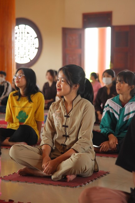 One-day Retreat for Teenager at Giai Lam pagoda