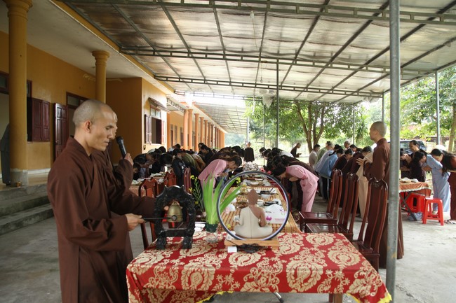 One-day Retreat for Teenager at Giai Lam pagoda
