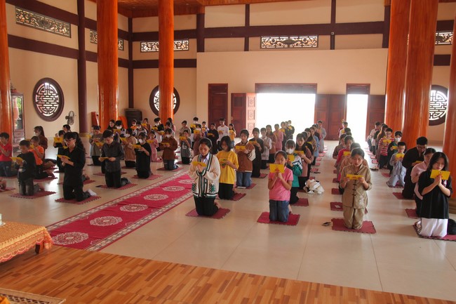 One-day Retreat for Teenager at Giai Lam pagoda