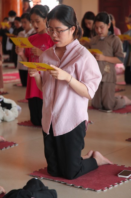 One-day Retreat for Teenager at Giai Lam pagoda