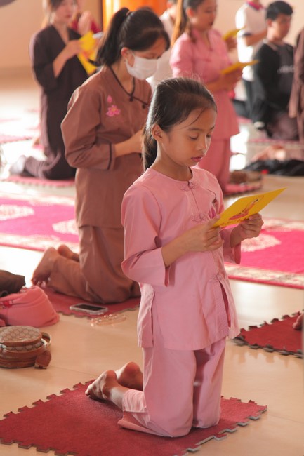 One-day Retreat for Teenager at Giai Lam pagoda