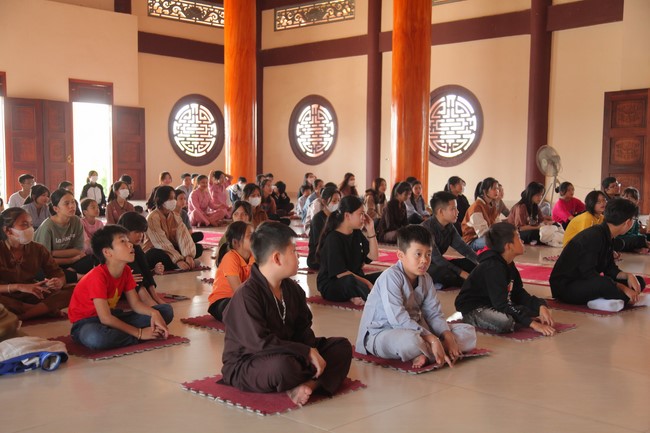 One-day Retreat for Teenager at Giai Lam pagoda