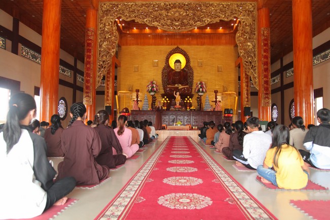 One-day Retreat for Teenager at Giai Lam pagoda