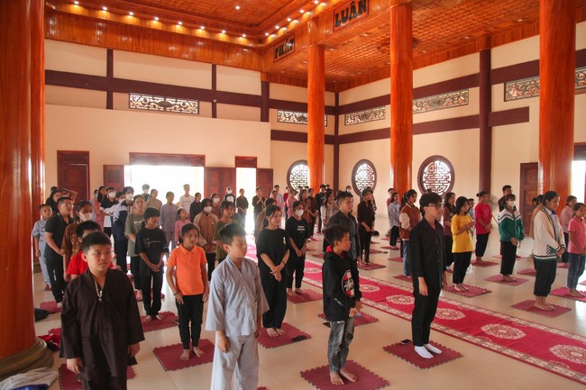 One-day Retreat for Teenager at Giai Lam pagoda