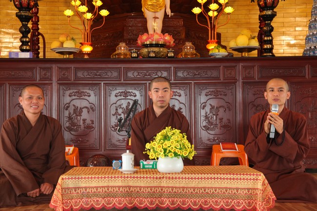 One-day Retreat for Teenager at Giai Lam pagoda