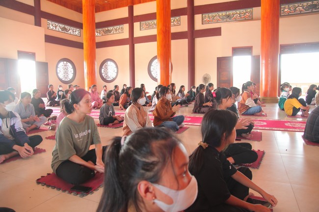 One-day Retreat for Teenager at Giai Lam pagoda