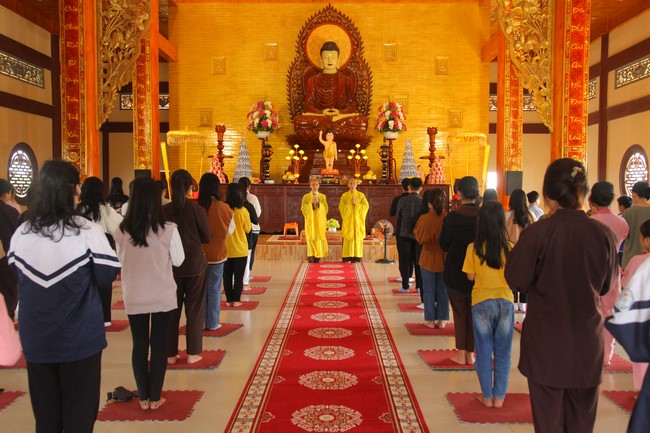 One-day Retreat for Teenager at Giai Lam pagoda