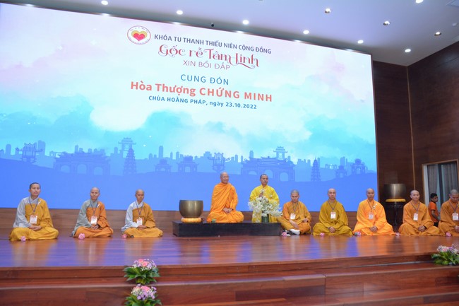 Khoá tu “Gốc Rễ Tâm Linh Xin Bồi Đắp” – CLB Nhân sinh