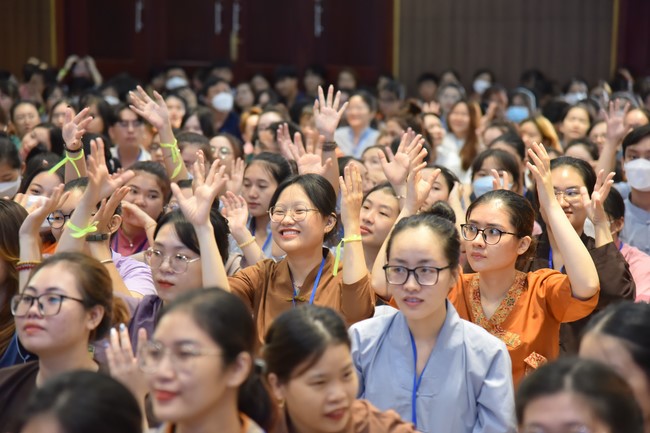 Khoá tu “Gốc Rễ Tâm Linh Xin Bồi Đắp” – CLB Nhân sinh