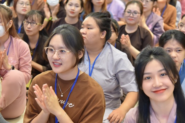 Khoá tu “Gốc Rễ Tâm Linh Xin Bồi Đắp” – CLB Nhân sinh