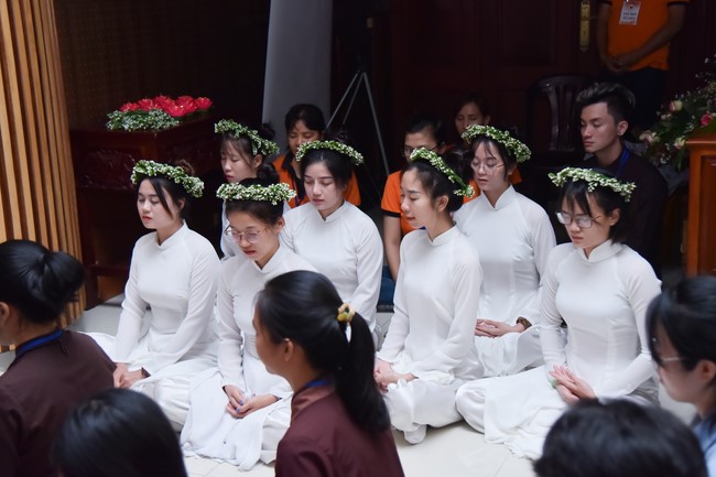 Khoá tu “Gốc Rễ Tâm Linh Xin Bồi Đắp” – CLB Nhân sinh