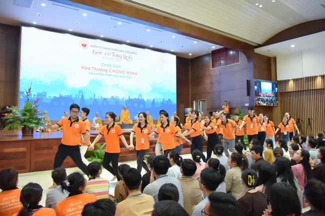 Khoá tu “Gốc Rễ Tâm Linh Xin Bồi Đắp” – CLB Nhân sinh