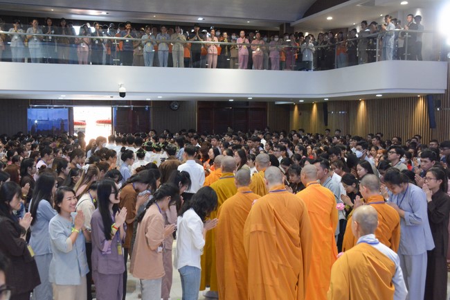 Khoá tu “Gốc Rễ Tâm Linh Xin Bồi Đắp” – CLB Nhân sinh