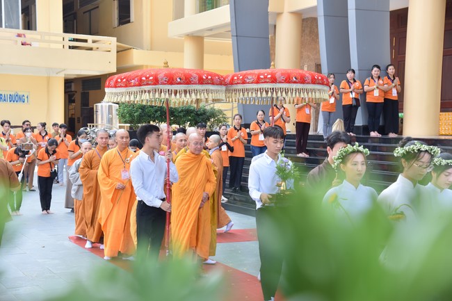 Khoá tu “Gốc Rễ Tâm Linh Xin Bồi Đắp” – CLB Nhân sinh